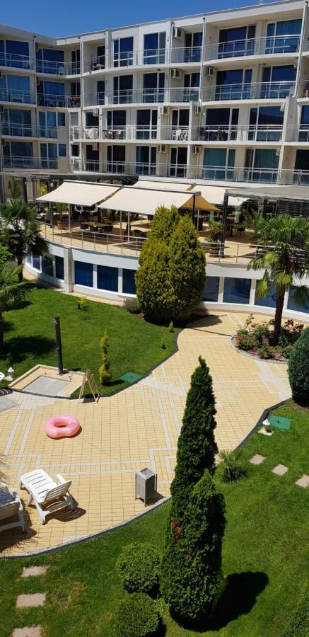 Apartment With Green Terrace Burgas Exterior photo