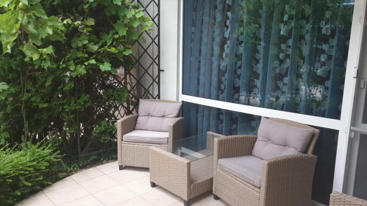 Apartment With Green Terrace Burgas Exterior photo