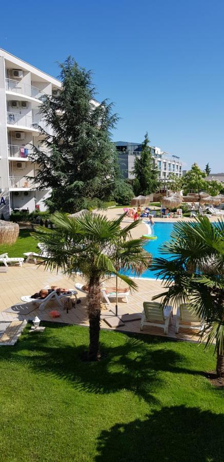Apartment With Green Terrace Burgas Exterior photo